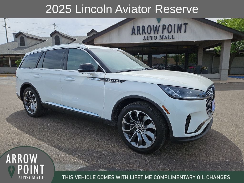 2025 Lincoln Aviator Reserve in White Metallic — front three-quarter view